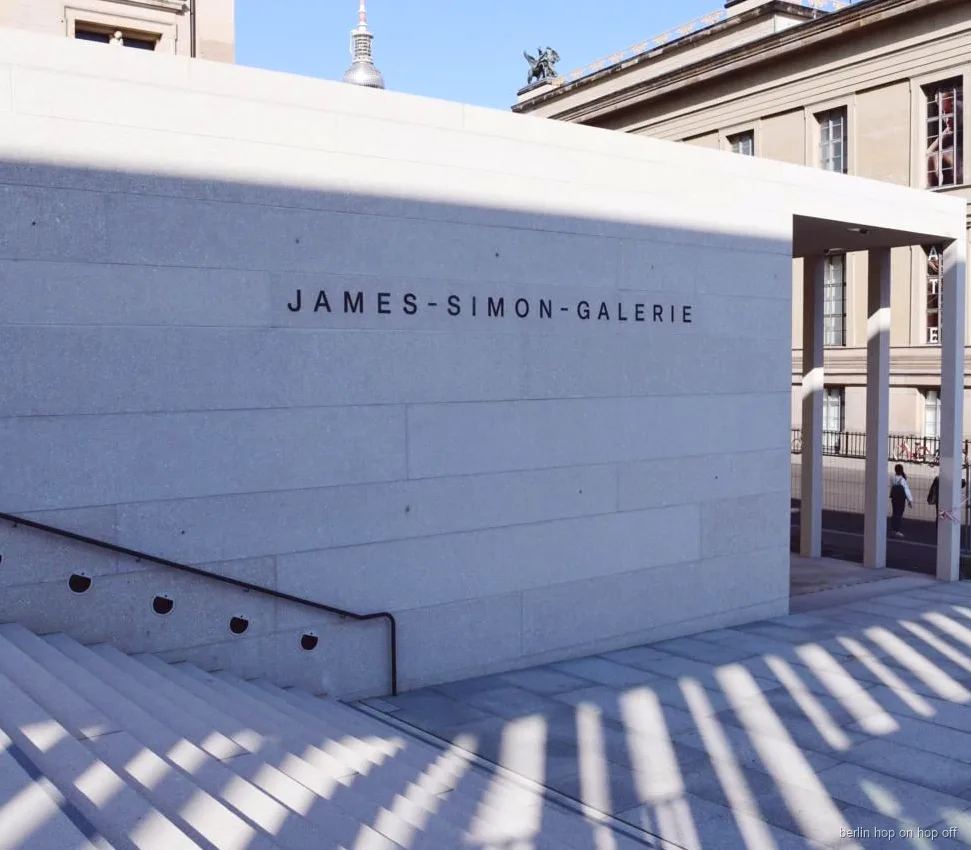 Ingresso della James-Simon-Galerie sull'Isola dei Musei, con Berlin WelcomeCard e bus hop-on hop-off