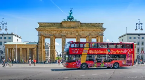 City Sightseeing Berlin Hop-On Hop-Off Bustour offener Bus auf der Classic Route