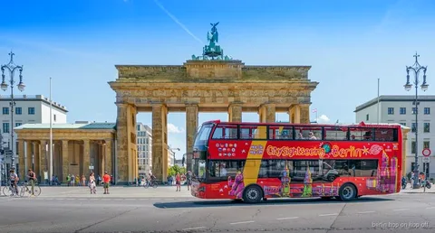 City Sightseeing Berlino hop-on hop-off bus tour, autobus scoperto sulla Classic Route